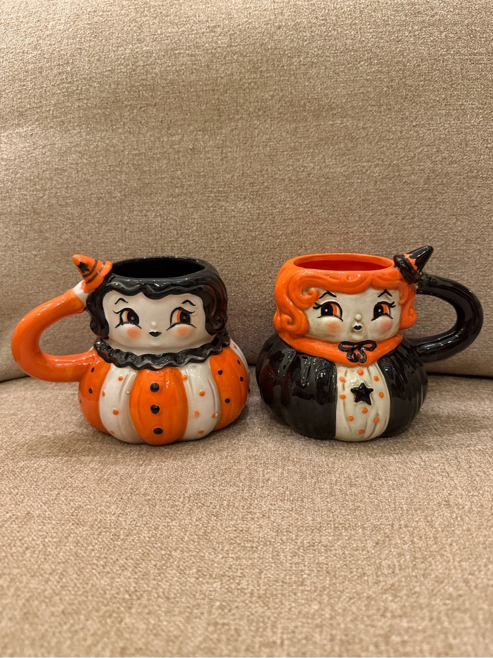 Johanna Parker Girl Witches Hats Pumpkin Vintage Halloween Ceramic Mug Brand New